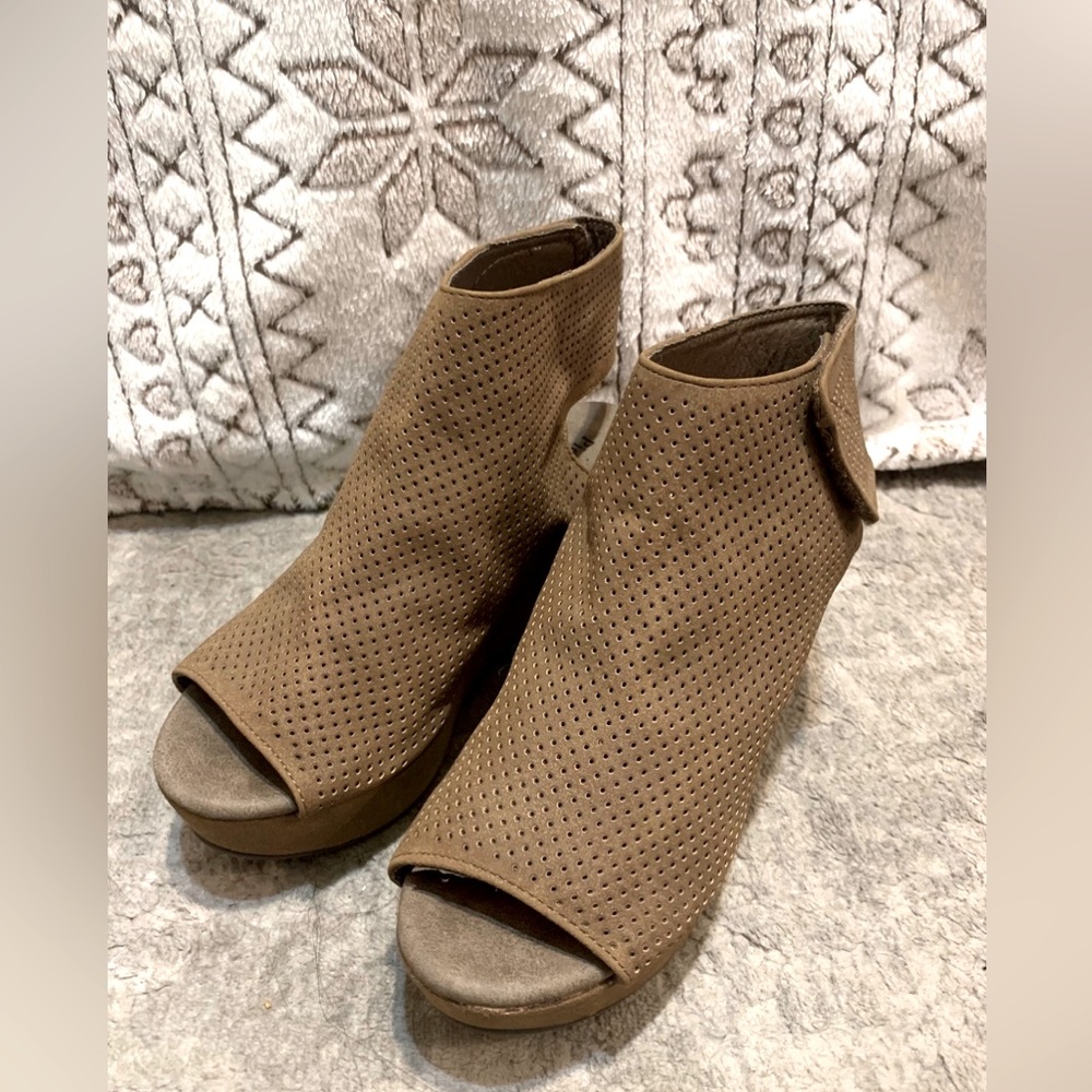 Womens Heeled Wedges Pierre Dumas